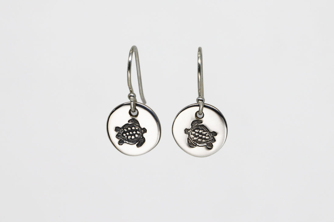 Round Small Disc Earrings - Turtle