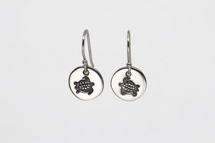 Round Small Disc Earrings - Turtle