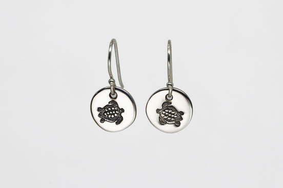Round Small Disc Earrings - Turtle
