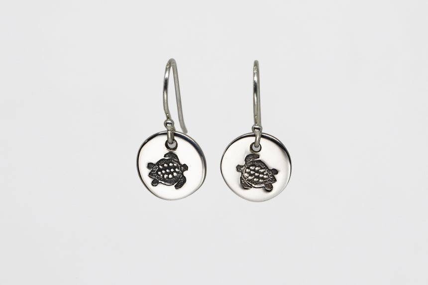Round Small Disc Earrings - Turtle