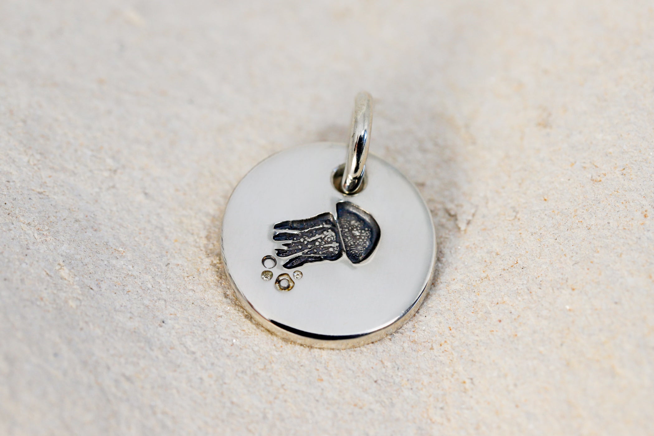 Round Medium Disc Pendant - Jellyfish
