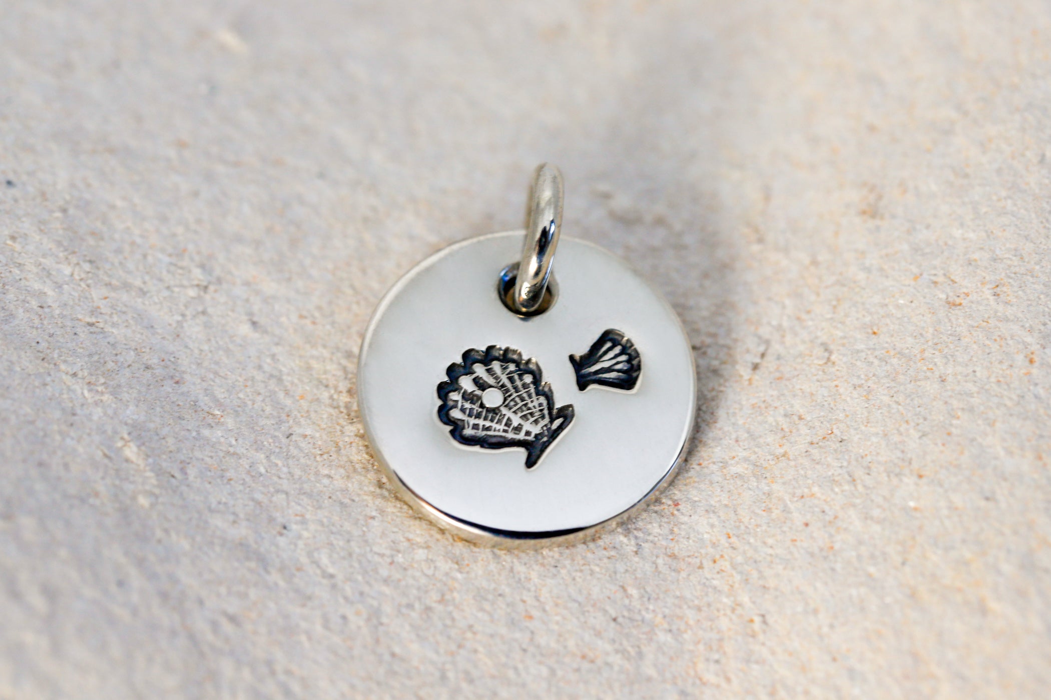 Round Medium Disc Pendant - Shell