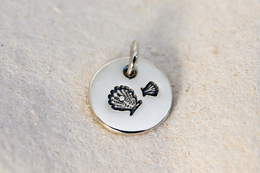 Round Medium Disc Pendant - Shell