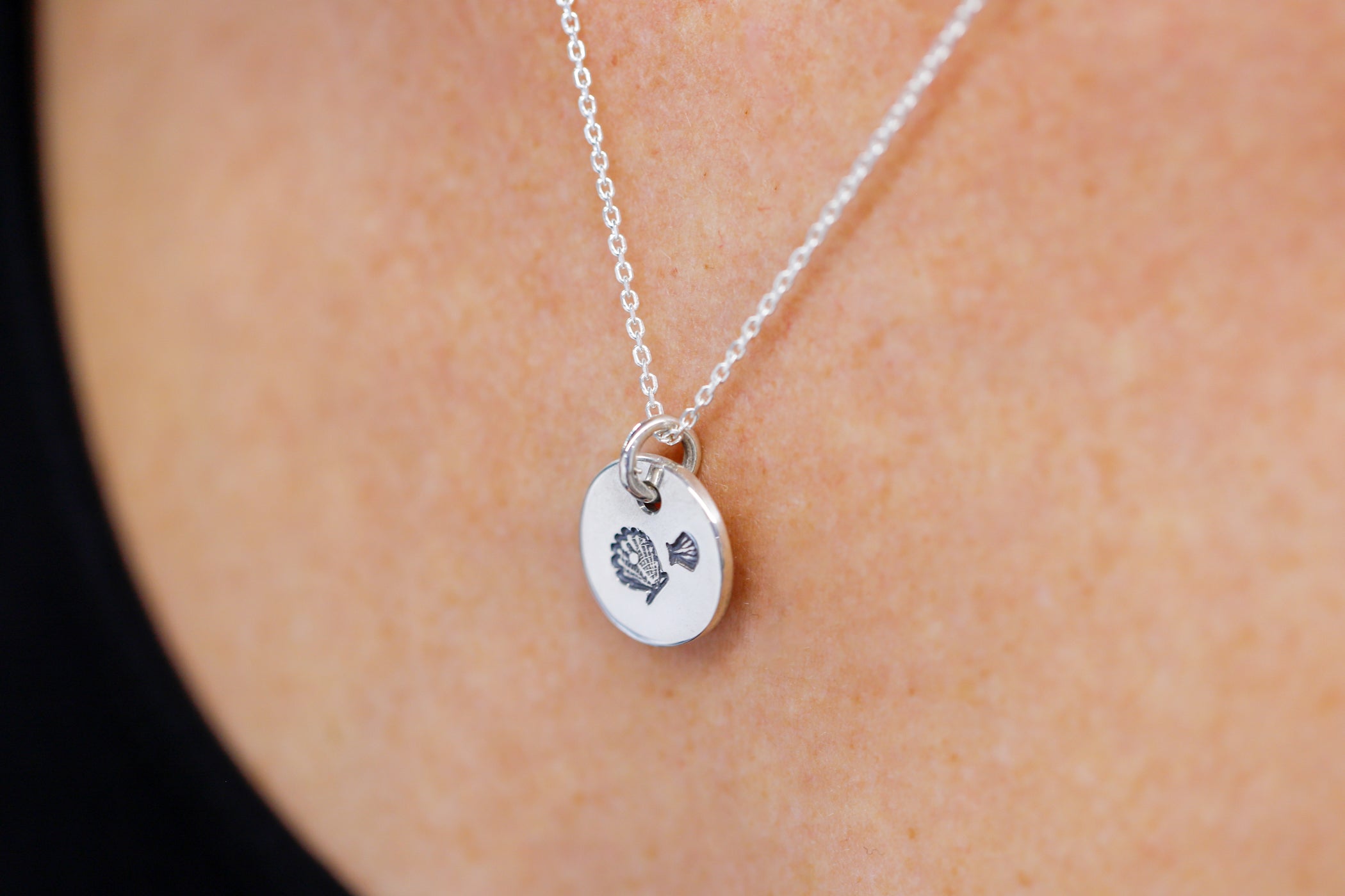 Round Medium Disc Pendant - Shell