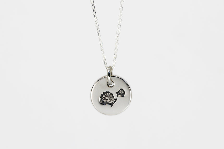 Round Medium Disc Pendant - Shell