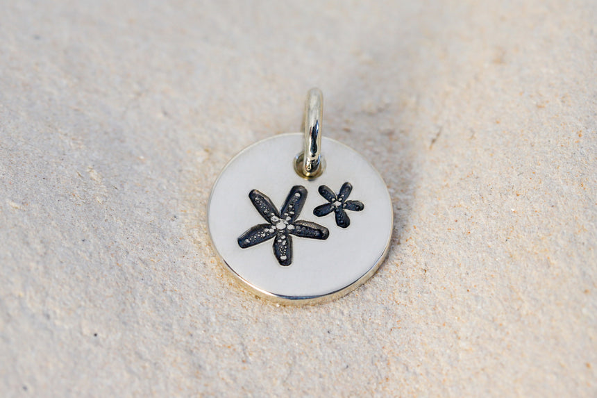 Round Medium Disc Pendant - Starfish