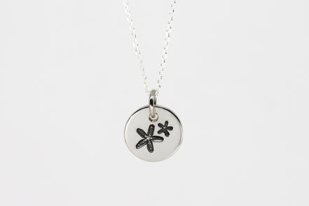 Round Medium Disc Pendant - Starfish