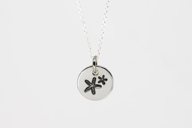 Round Medium Disc Pendant - Starfish