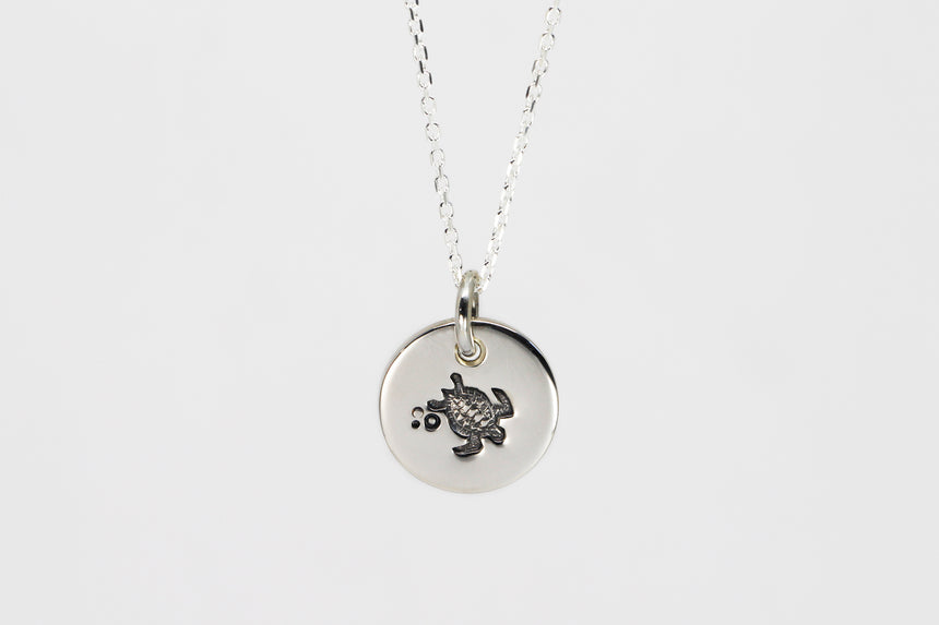 Round Medium Disc Pendant - Turtle