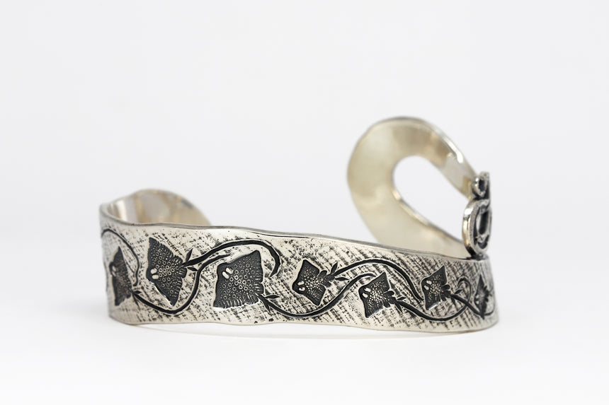 Stingray Something Special Cuff