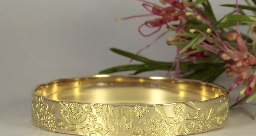 'Golden Summer' 18ct Gold Bangle with Flora Fauna Design